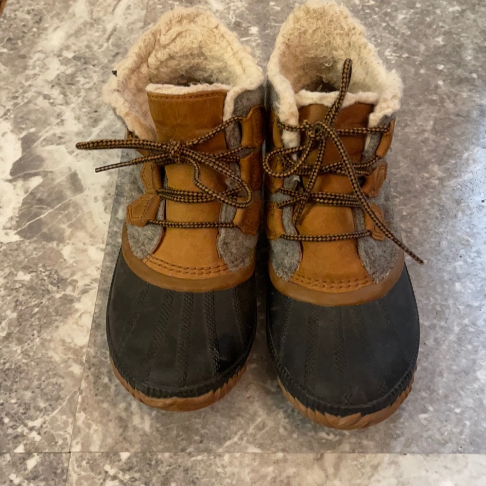 Good condition sorel booties